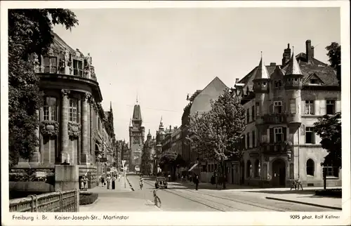 Ak Freiburg im Breisgau, Kaiser-Joseph-Straße, Martinstor, Auto