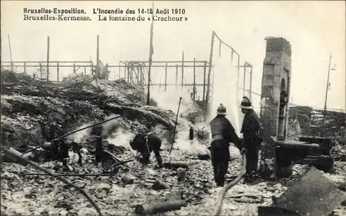 Ak Brüssel, Expo 1910, L'Incendie 1910, Kermesse, Fontaine du Cracheur