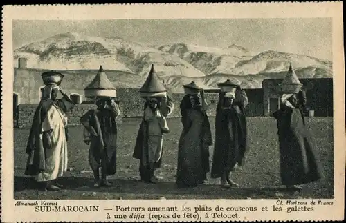 Ak Telouet Marokko, Porteurs amenant les plats de couscous et les galettes, Maghreb