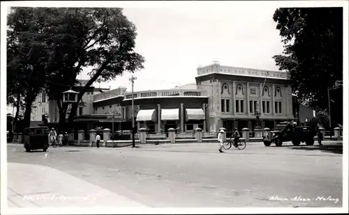 Foto Ak Malang Java Indonesien, Aloon Aloon, Alun Alun, Gebäude, Straßenpartie