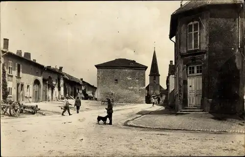 Foto Ak Frankreich, Ortspartie, Kriegsschauplatz 1. WK, 1915