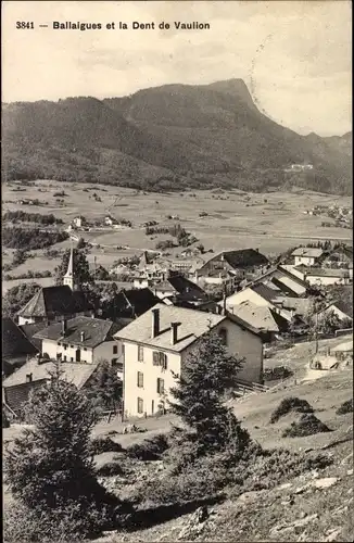 Ak Ballaigues Kanton Waadt Suisse, la ville et la Dent de Vaulion, Kirche, Panorama