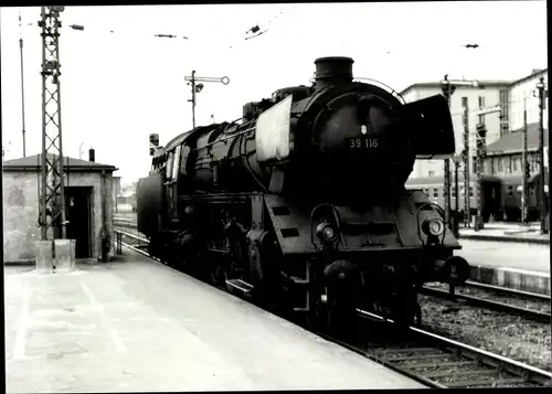 Foto Ak Lokomotive 39 116, Bahnhof München, 1964, Arbeitsgemeinschaft Lokrundschau e.V.