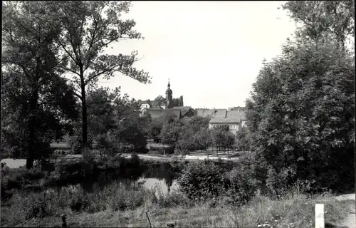 Foto Ak Hermsdorf in Thüringen, Panorama, Kirchturm