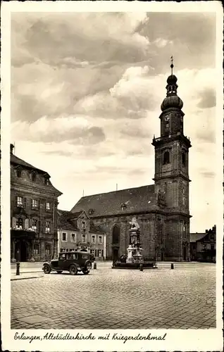 Ak Erlangen in Mittelfranken Bayern, Altstädterkirche mit Kriegerdenkmal, Auto