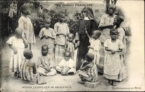 Ak Brazzaville Franz. Kongo, Mission Catholique, Une Religieuse et ses Eleves