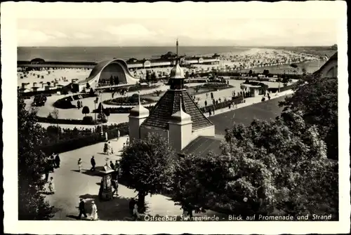 Ak Świnoujście Swinemünde Pommern, Blick auf Promenade und Strand