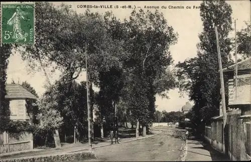 Ak Combs la Ville Seine et Marne, Avenue du Chemin de Fer