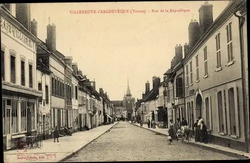 Ak Villeneuve L'Archevêque Yonne, Rue de la Republique, Cafe Villiers