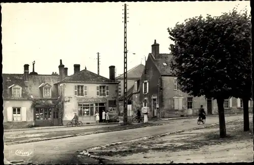 Ak Loury Loiret, La Place de L'Eglise, Alimentation