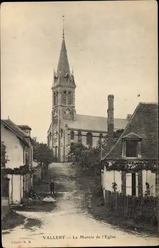 Ak Vallery Yonne, La Montee de l'Eglise