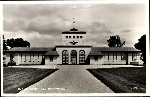 Ak Runnymede Surrey England, R.A.F. Memorial