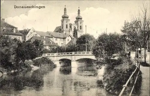 Ak Donaueschingen im Schwarzwald, Kirche, Brücke