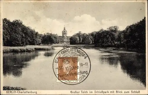 Ak Berlin Charlottenburg, Großer Teich im Schloßpark mit Blick zum Schloß