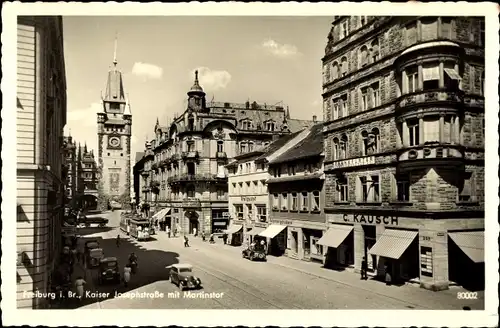 Ak Freiburg im Breisgau, Kaiser Josephstraße mit Martinstor, Straßenbahn, Autos