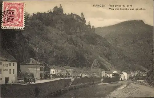Ak Vianden Luxemburg, Vue prise du pont, von der Brücke aus gesehen, Schloss