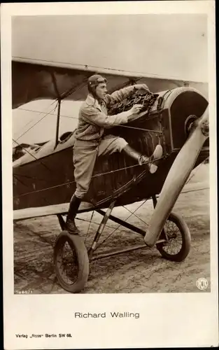 Ak Schauspieler Richard Walling, Portrait mit Flugzeug