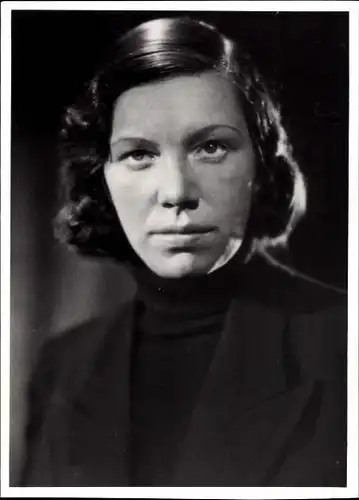 32 Pressefotos Elisabeth Flickenschildt, Portraits und Filmszenen