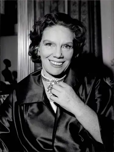 32 Pressefotos Elisabeth Flickenschildt, Portraits und Filmszenen