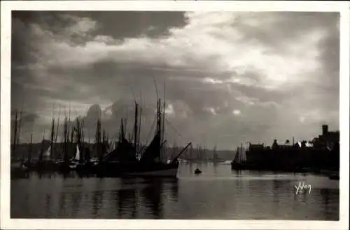 Ak Concarneau Finistère, l'arriere Port, Boote