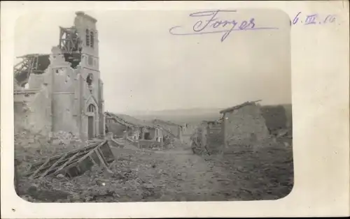 Foto Ak Forges in Frankreich, Kriegszerstörungen, I. WK