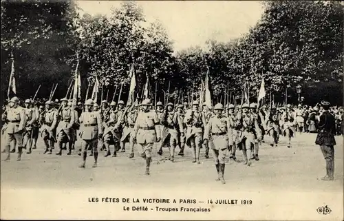 AK Paris, Le Fetes de la Victoire 14.07.1919, Le defile, Troupes Francaises