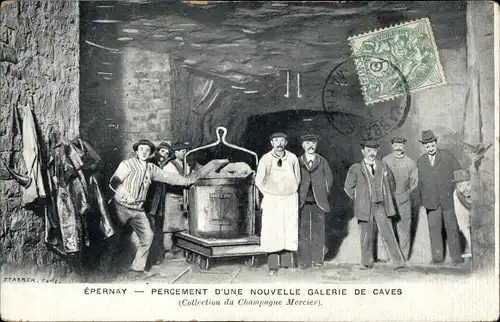 Ak Épernay Champagne Marne, Percement d'une nouvelle Galerie de Caves, Höhlenbohrung, Weinlager