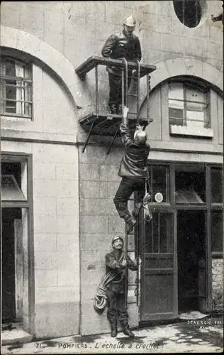 Ak Pompiers, L'Echelle a crochet, Feuerwehr