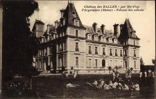 Ak Sainte Foy l'Argentiere Rhône, Château des Halles, Pelouse des enfants