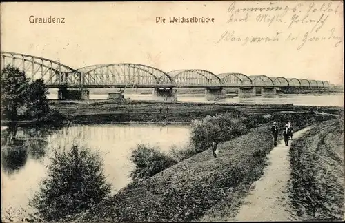 Ak Graudenz Westpreußen, Blick auf die Weichselbrücke, Spaziergänger