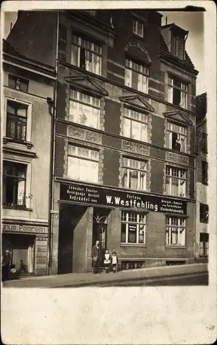 Foto Ak Hansestadt Lübeck, Geschäftshaus W. Westfehling, Geschäft Petersen