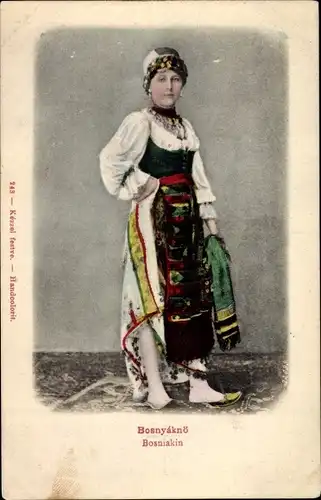 Ak Bosnien, Bosniakin, Frau in Landestracht