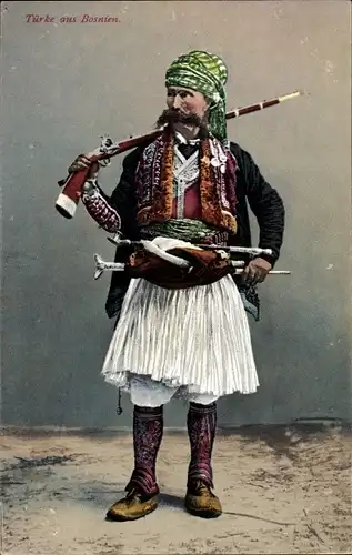 Ak Türke aus Bosnien, Mann in Landestracht mit Gewehr