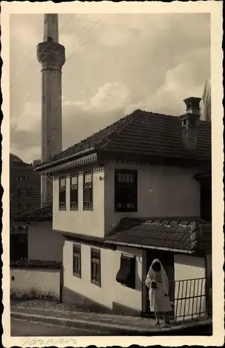 Foto Ak Sarajevo Bosnien Herzegowina, Stadtansicht, Wohnhaus, Minarett