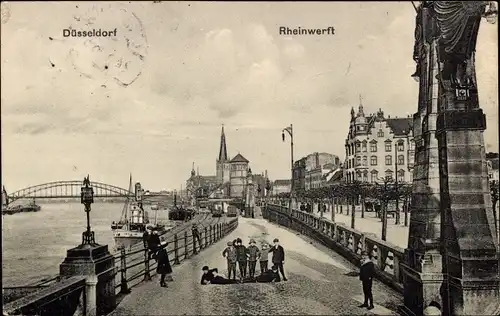 Ak Düsseldorf am Rhein, Rheinwerft, Straßenpartie, Brücke, Kinder