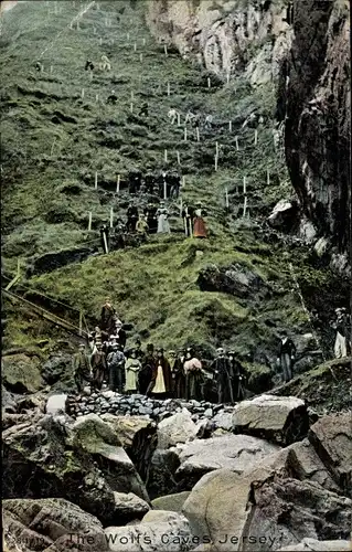 Ak Kanalinsel Jersey, The Wolf's Caves