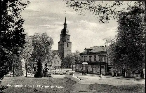 Ak Friedrichroda im Thüringer Wald, Blick zur evangelischen Kirche