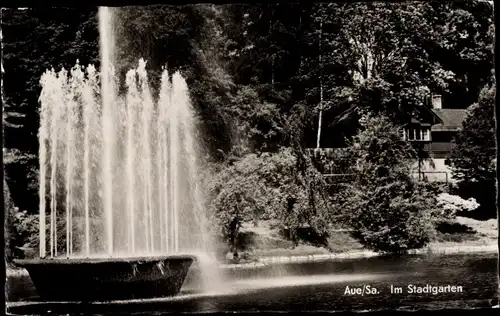 Ak Aue im Erzgebirge Sachsen, Im Stadtgarten, Fontaine