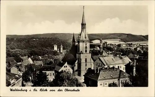 Ak Waldenburg in Sachsen, Kirche von der Oberschule gesehen