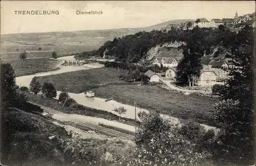 Ak Trendelburg in Hessen, Diemelblick, Teilansicht von der Ortschaft, Eisenbahnstrecke