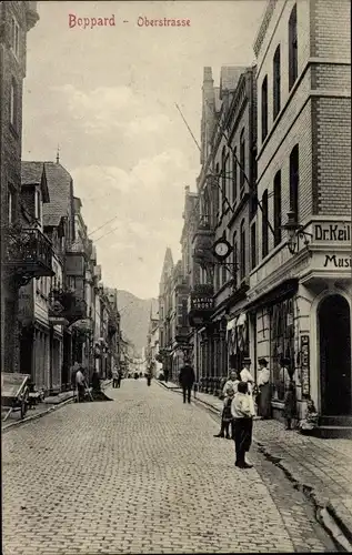 Ak Boppard im Rhein Hunsrück Kreis, Blick in die Oberstraße, Geschäfte, Anwohner