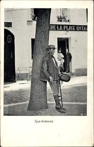 Ak Type Ardennais, Hotel de la Place Royal, Mann in Tacht