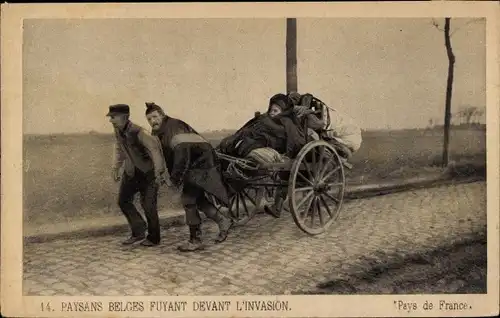 Ak Paysans Belges fuyant devant l'invasion, belgische Kriegsflüchtlinge, I WK