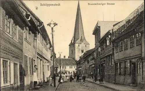 Ak Schöppenstedt in Niedersachsen, Blick in die Braunschweiger Straße, Kirche