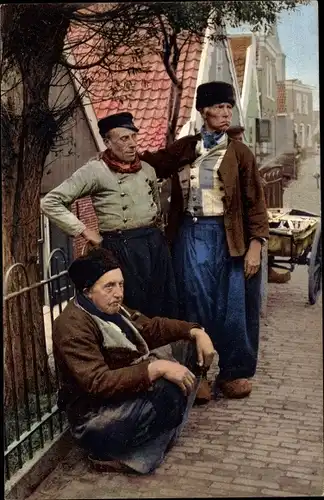 Ak Niederlande, Niederländer in Trachten, Fuhrwerk, Wohnhäuser