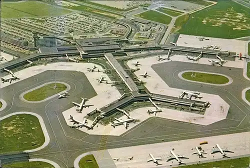 Ak Amsterdam Nordholland Niederlande, International Airport Schiphol, Luftaufnahme