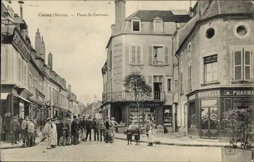 Ak Cosnes Nièvre, Place du Carroué, Geschäft