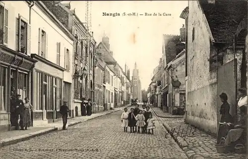 Ak Nangis Seine et Marne, Rue de la Gare, Kinder