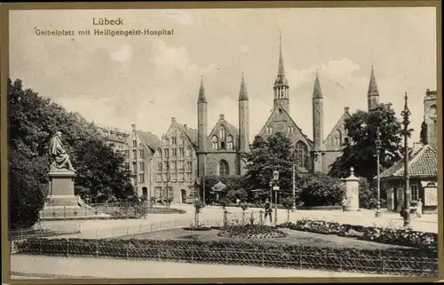 Ak Hansestadt Lübeck, Geibelplatz mit Heiligengeist Hospital