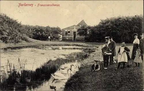 Ak Norderney in Ostfriesland, An der Franzosenschanze, Passanten